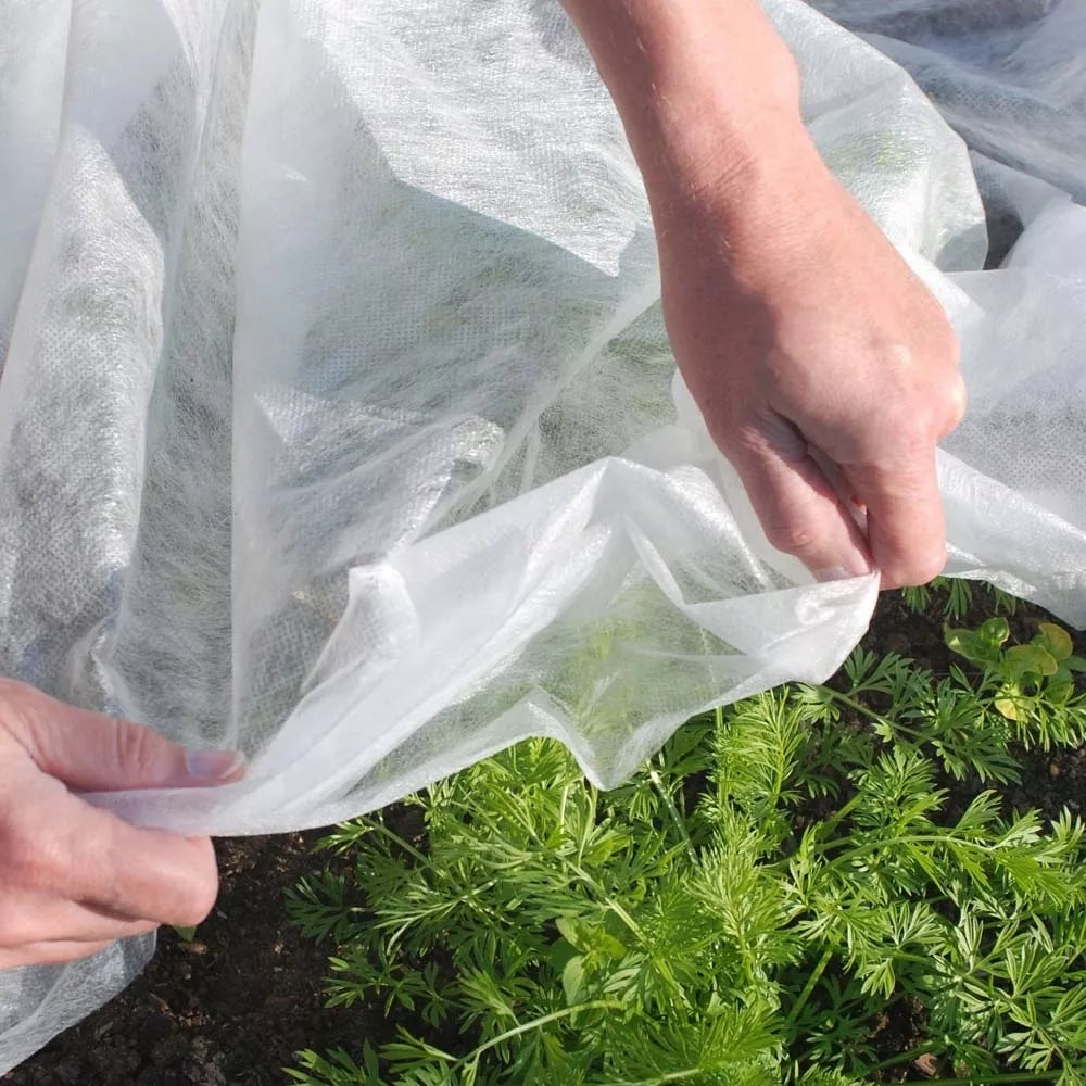 Agroplėvelė 1,6 x 10 m pavasarinė balta 17 g/m²