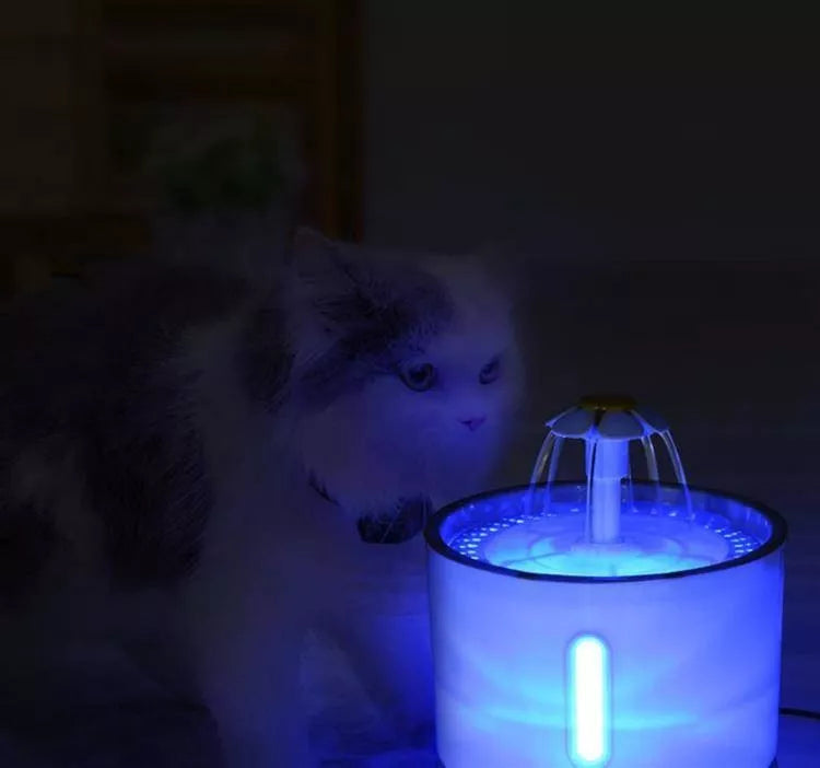 Automatické napájedlo pro domácí mazlíčky