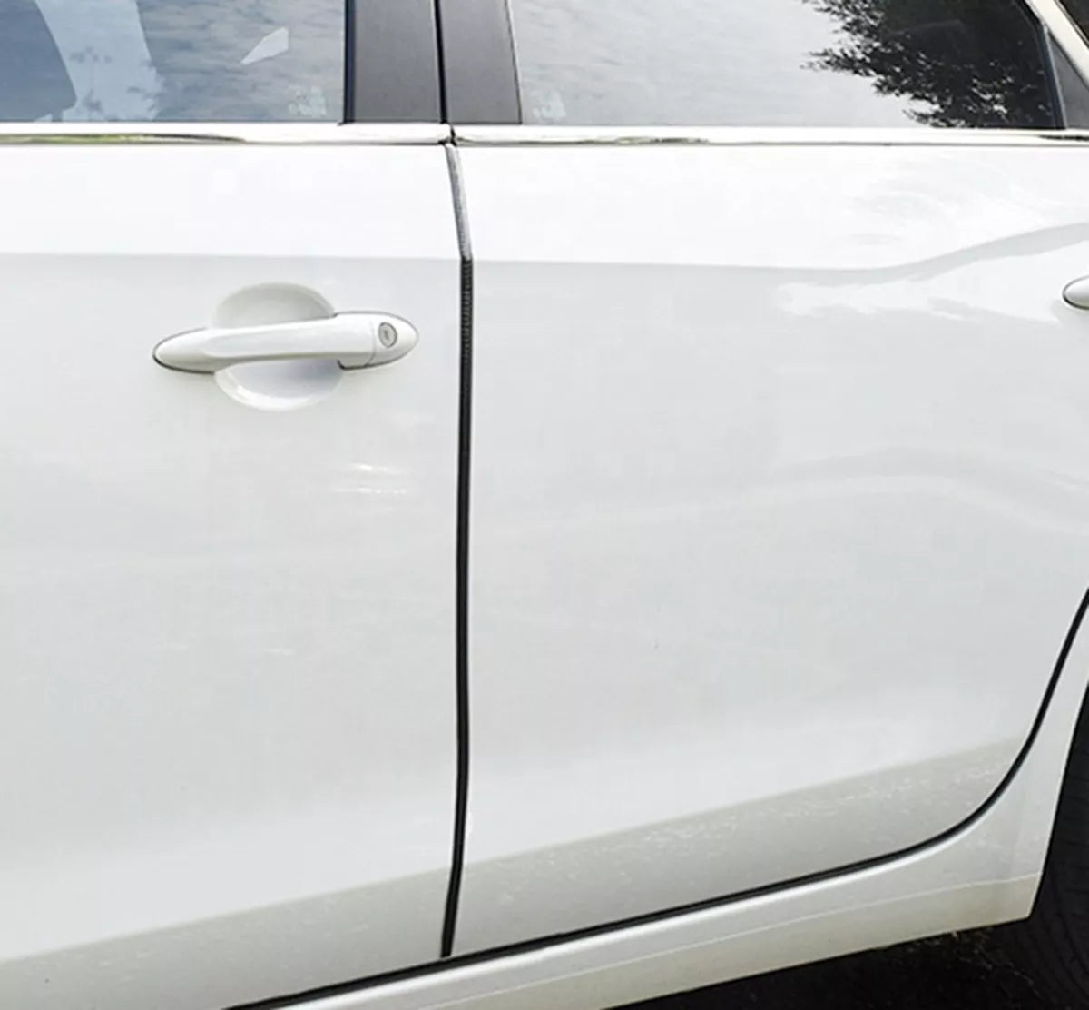 Páska na okraje dveří automobilu