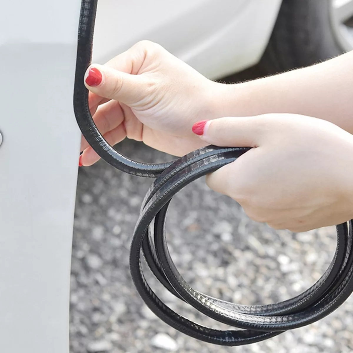 Páska na okraje dveří automobilu