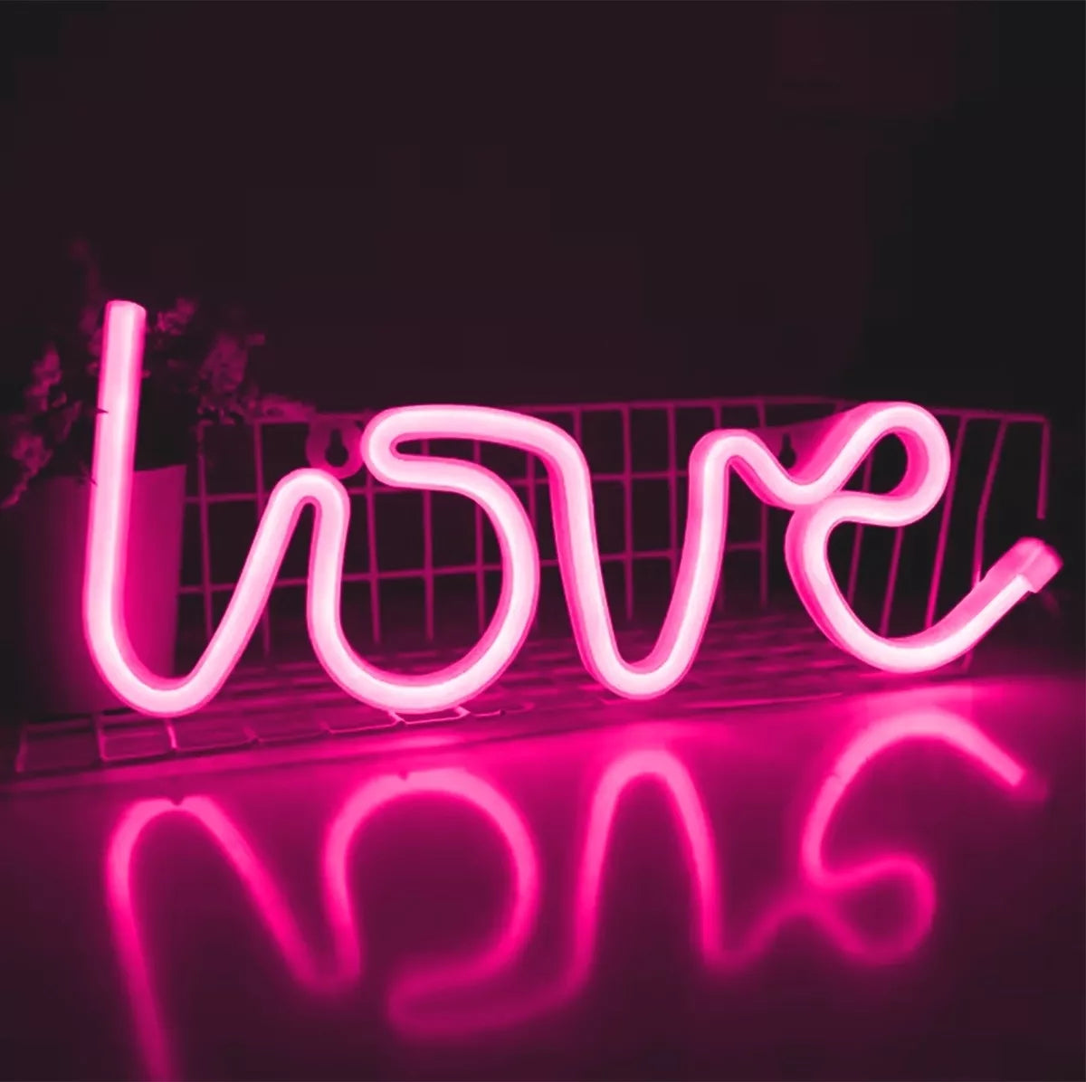 LED dekorativní lampa "LOVE"