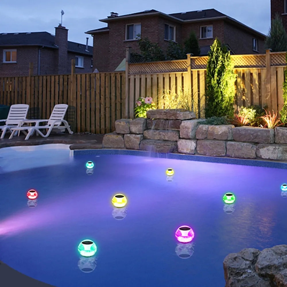 Plovoucí solární LED lampa do bazénu – stylové osvětlení bez kabelů