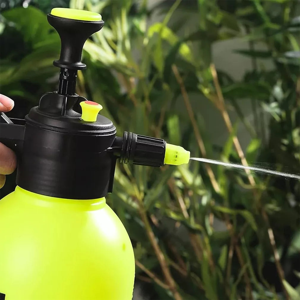 Ruční tlakový zahradní postřikovač 1,5 l