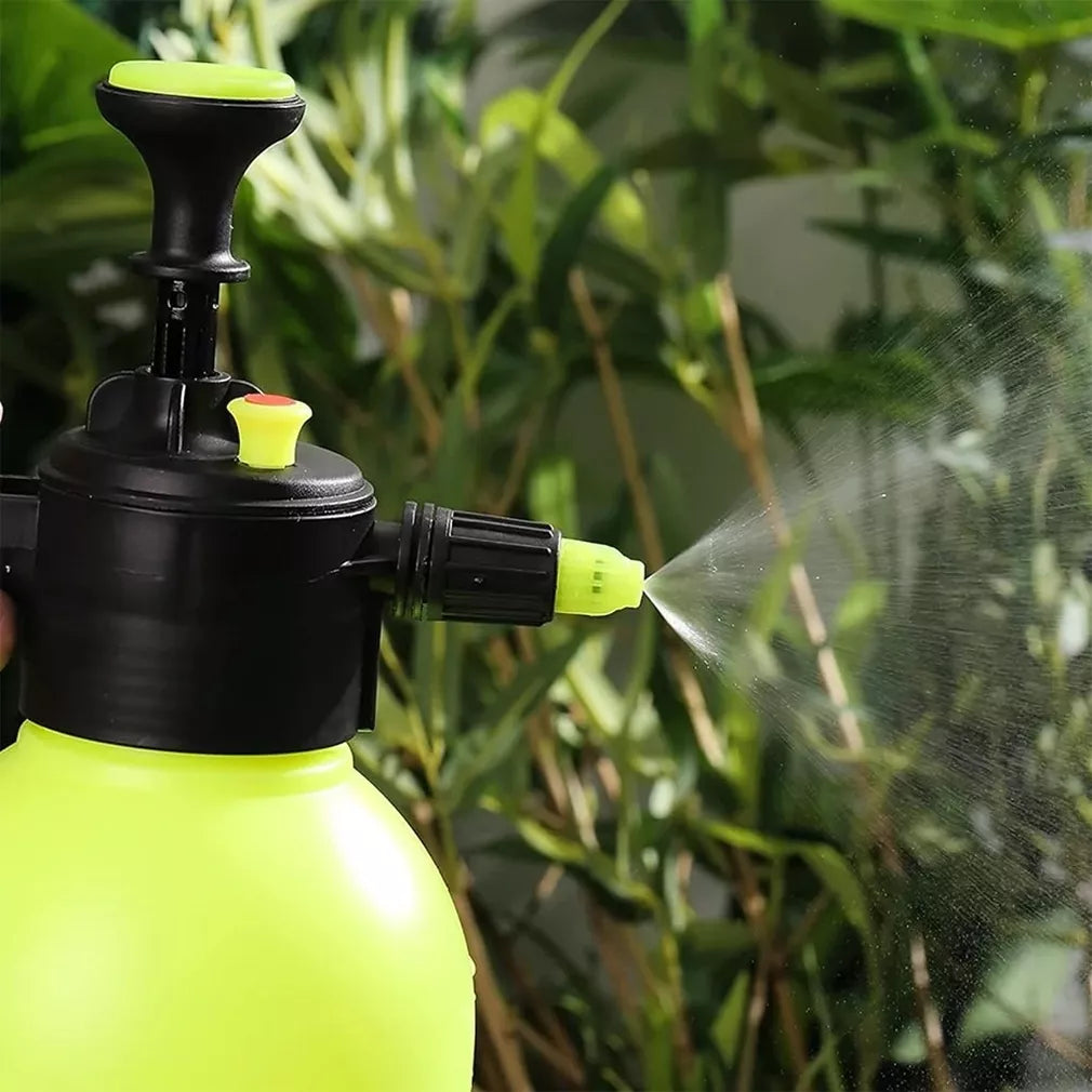 Ruční tlakový zahradní postřikovač 1,5 l