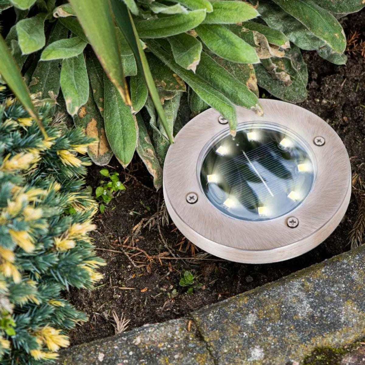Solární nabíjecí zapichovací LED lampy do zahrady (4 ks)