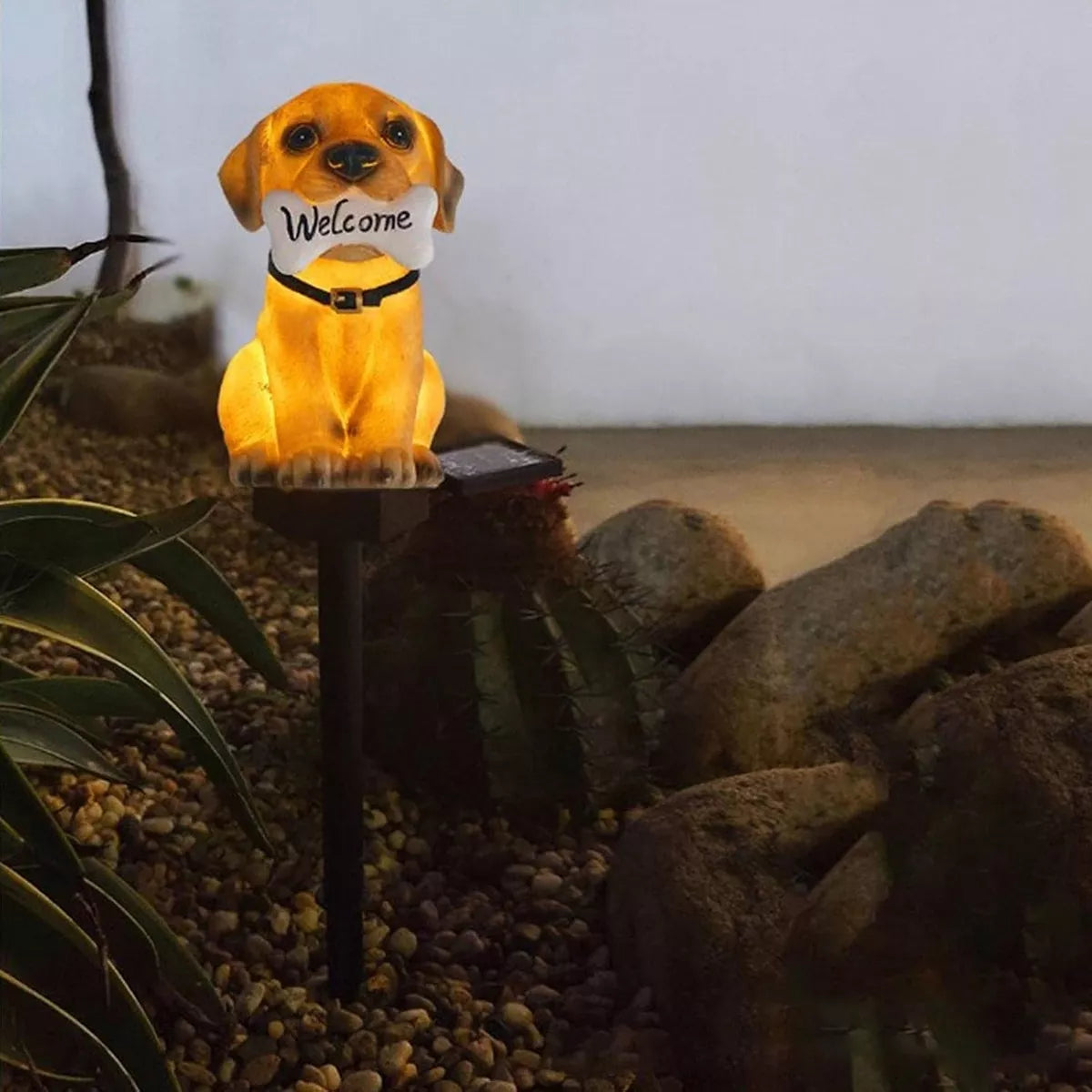 Solární LED lampa "Pes s kostí"