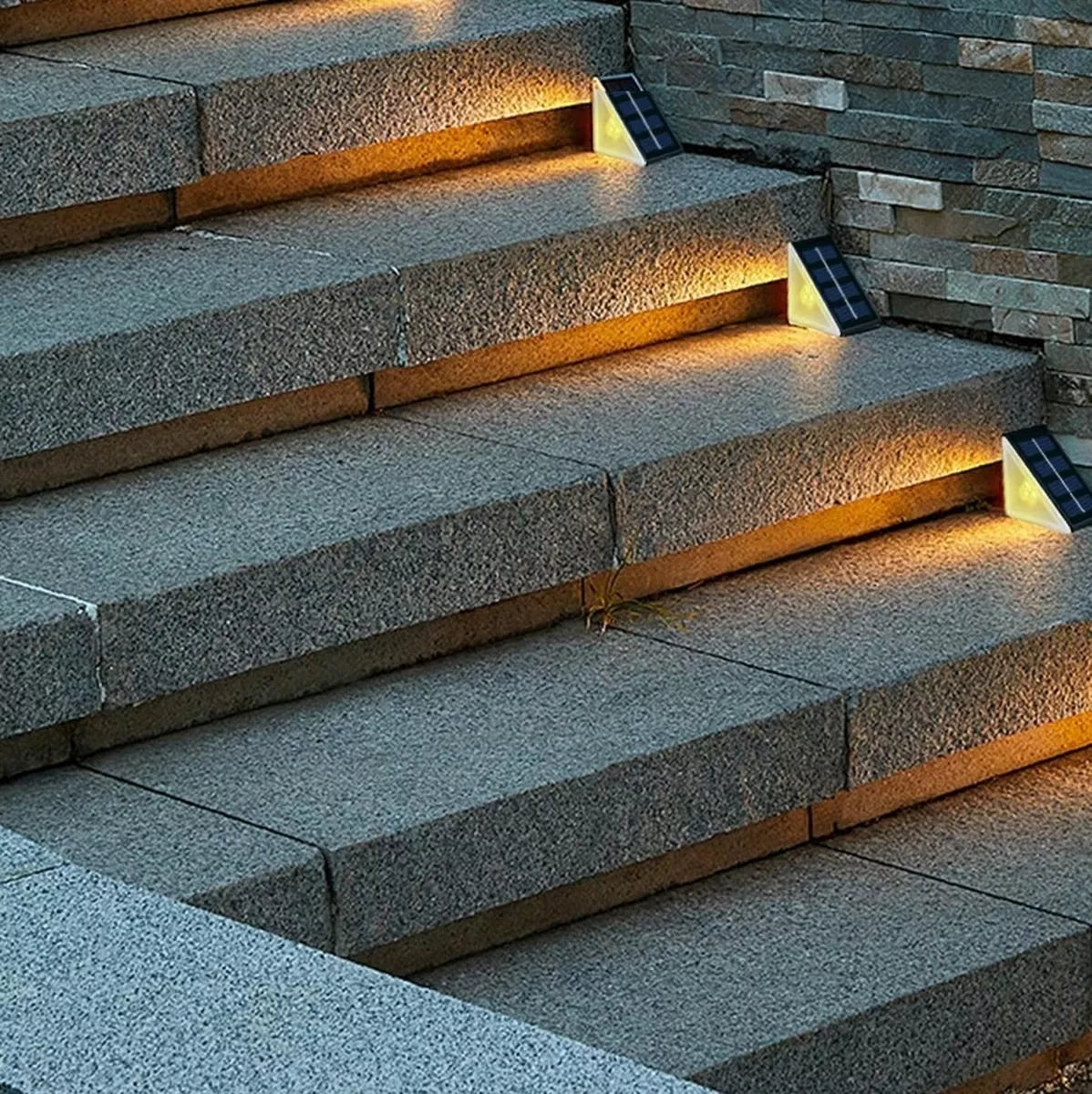 Solární lampa na schody