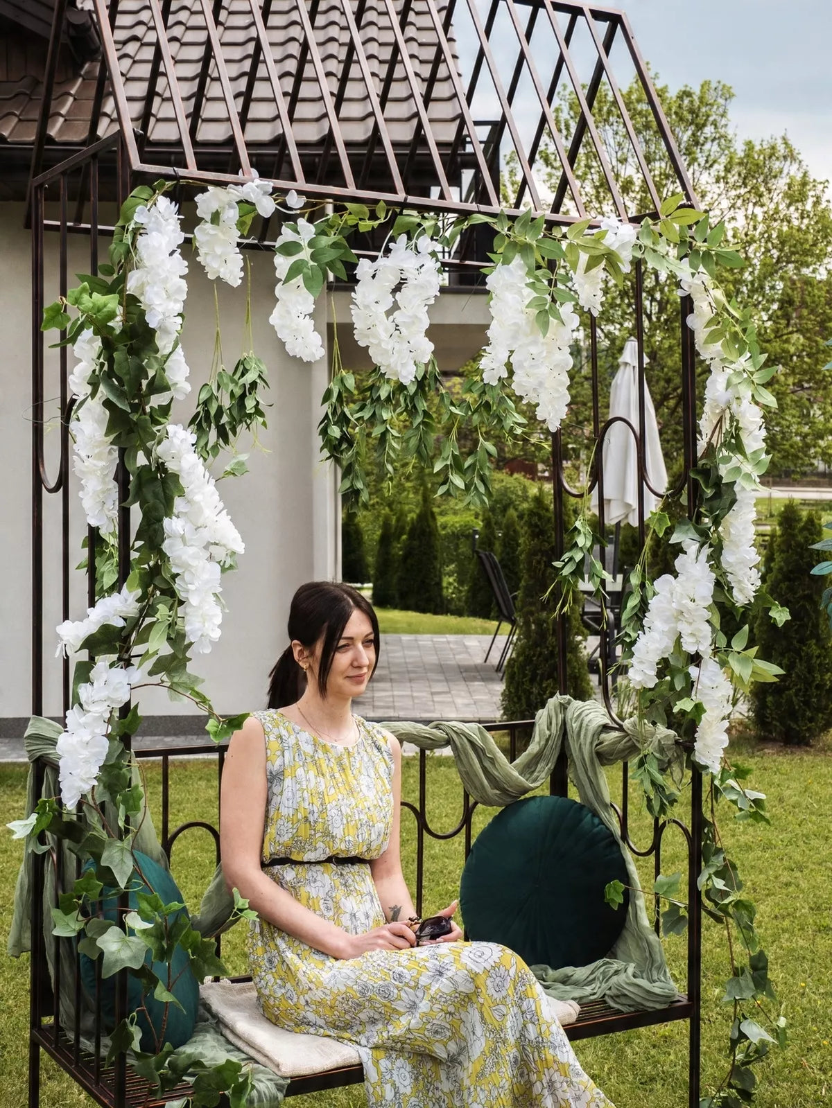 Zahradní pergola s lavičkou, antická hnědá barva, kovová