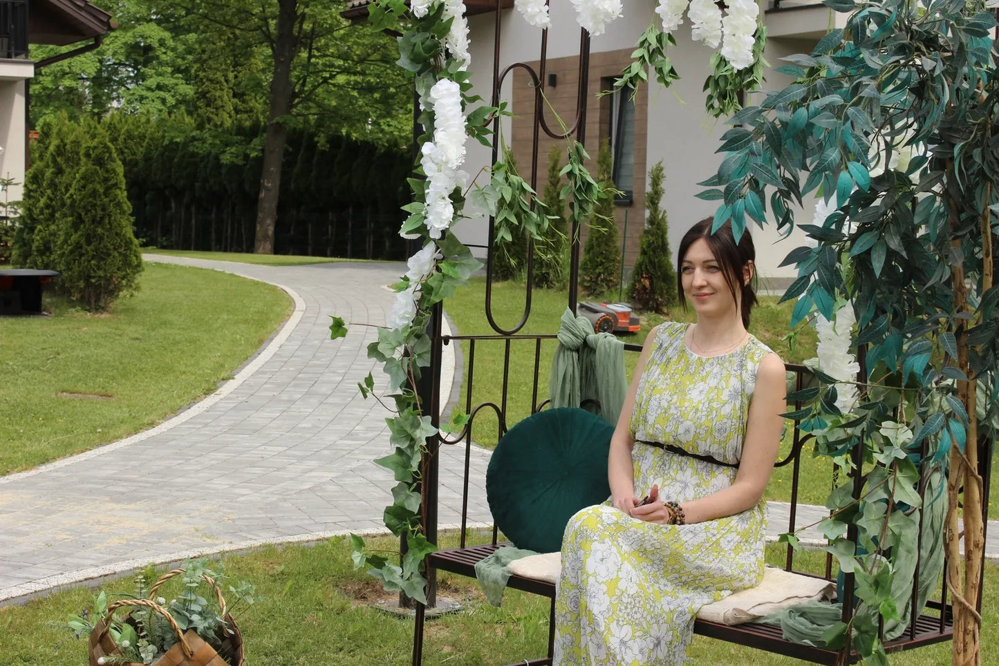 Zahradní pergola s lavičkou, antická hnědá barva, kovová