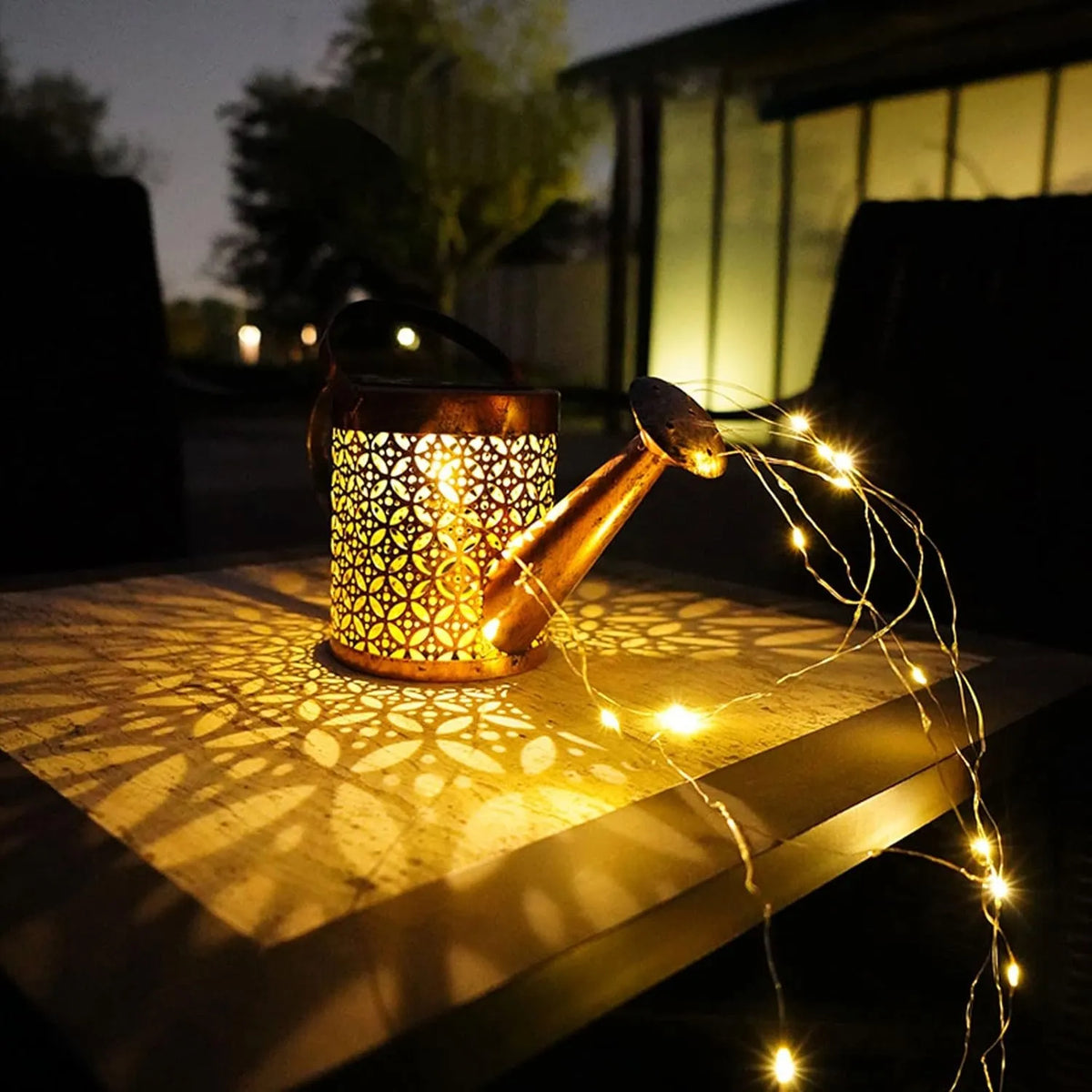 Zahradní solární svítidlo „Konev“ s LED řetězem