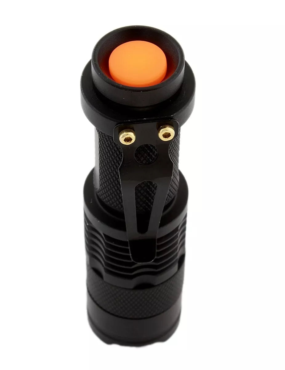 Taktická svítilna se silnou UV diodou