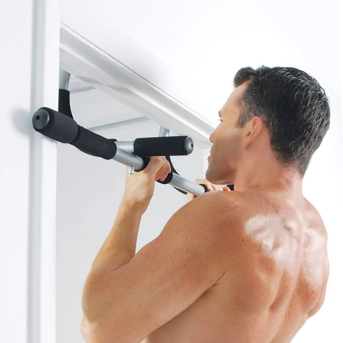 TRENAŽÉR HORIZONTÁLNÍ TYČ "IRON GYM"